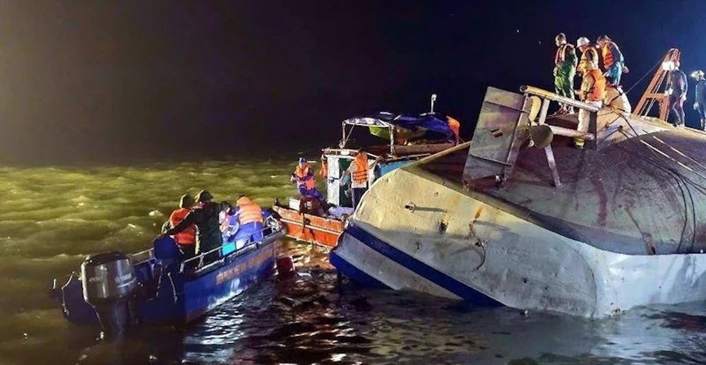 Tourist Boat in Vietnam Capsizes – At Least 35 Tourists Killed